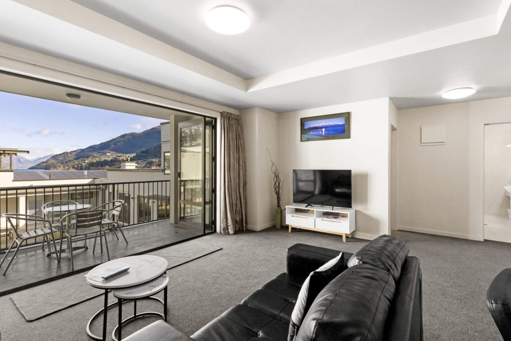 Apartment overlooking lake Wakatipu